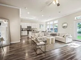 Near Med Center NRG Balcony Yard Desk WiFi Games