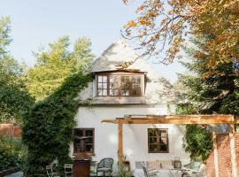 Retro House With Large Plot On South Funen, hotel v destinaci Åbyskov