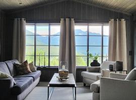 Modern Cabin With Ski In-Out In Great Area, hotel in Brunstad