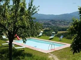 Exclusive Villa by the Green Hills of Tuscany
