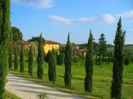 Idyllic holiday home in Vinci with swimming pool