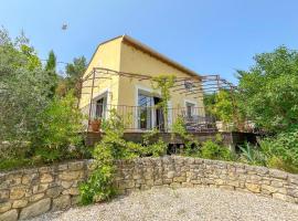 Mazet Piscine Proche Uzes, ξενοδοχείο σε Blauzac