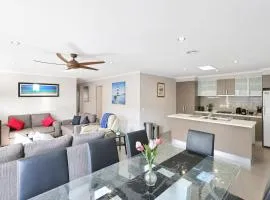 Casa Laut Family friendly short walk to the beach Pets upon agreement Sleeps 6