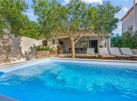 Lovely Home In Murter
