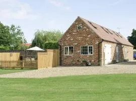 Peacock Barn - E5479