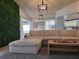 Chic Lake House, ξενοδοχείο σε Helendale