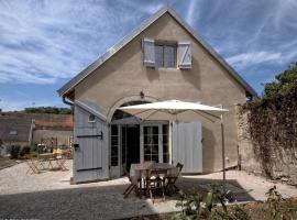 Charmant gîte rénové avec terrasse et parking privé dans un parc, accepte petit animal - FR-1-583-433, hotel v destinaci Montagney