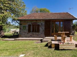 Charmante maison en pierre au cœur des Vosges - FR-1-583-436, hôtel à Saint-Bresson