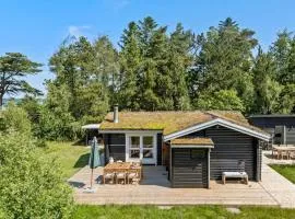Lovely Home In Højslev With Kitchen