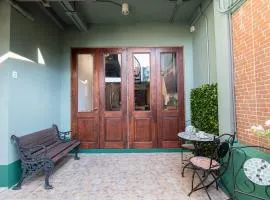 Bangkok Villa for Big Groups 3Mins walk MRT