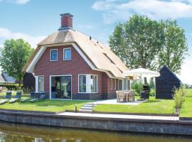 Lovely Home In Idskenhuizen - With Sauna, hotel de lujo en Idskenhuizen