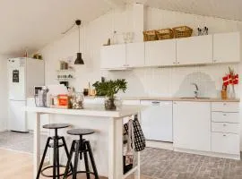 Lyst Skønt Sommerhus I Løkken