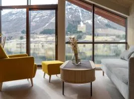 Near-Sea Boat House With Panoramic Views