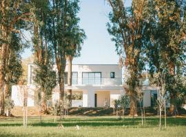 Elegance And Nature Design House In Corsica, hotel v destinaci Taglio-Isolaccio