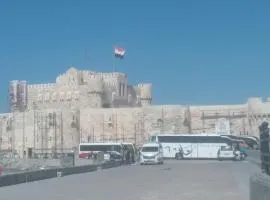 Affordable downtown studio steps to sea free wifi