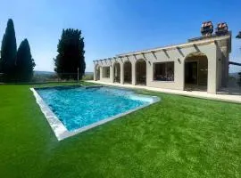 Villa With Double Kitchen And Pool In Umbria