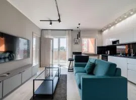 Wilczak 20B Stylish Apartment by BookingHost