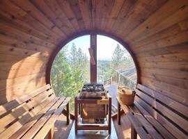 Private Lakeview Yosemite Full House El Capitan with Panoramic Sauna, Seasonal HotTub, WiFi, Hotel am Strand in Groveland