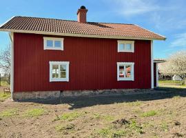 Historic Cottage Near Wiredaholm, hotel v destinaci Aneby