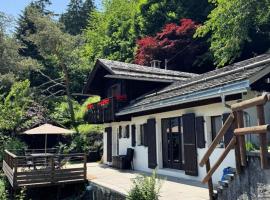 Chalet avec vue panoramique sur les montagnes, m&ouml;kki kohteessa Martigny-Ville
