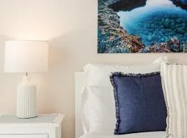 Cozy 4BR Home by Melb Airport, CBD & Watergardens
