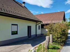 Lovely Apartment In Strau With Wifi