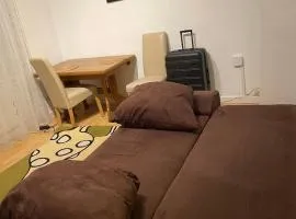 Big spacy Room for 2 person,close to trade fair, free parking, supermarket near