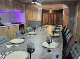 Cabana Ursu, hotel com piscina em Iaşi