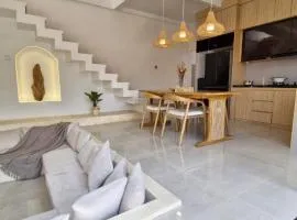 Peaceful 2BR House with Rice Field View Near Beach & Local Spots