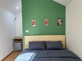 มาแคมป์ ชะอม, хотел с паркинг в Ban Bung Mai