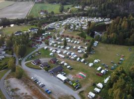 Sanda Camping og Hytteutleie, hotel em Øvrebø