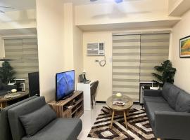 Cozy, aesthetic Pet friendly 1br Condo with balcony in Pasay with Manila Bay View Near MOA & Okada WFH ready Free Pool Acces Gym and Sauna, condo a Manila