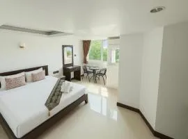 Chaweng Grand View Condotel
