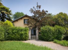 Casa Del Custode in the heart of Valpolicella, hotel i San Pietro in Cariano