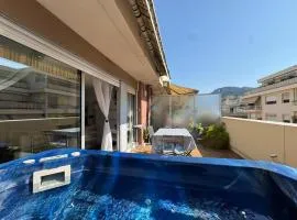SIENA - Appartement 6 personnes avec Terrasse et Jacuzzi plein cœur centre-ville quartier du Port de Nice