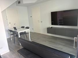 Casa Darcellas trilocale in a4 con giardino, hotel em Dalmine