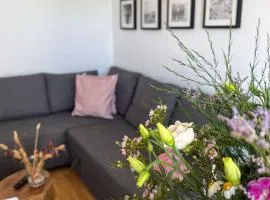 Apartment Waterkant am Deich mit Pool für 2-4 Personen