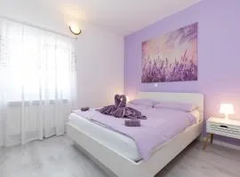 PALACE Apartments NEW!