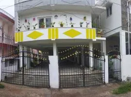 KINGS TOWN - Cyra Bliss County