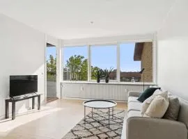 Spacious apartment in Risskov with free parking