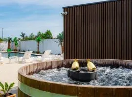 Domki Piaskowa11 Palm Resort & Wellness - Basen, Jacuzzi, Balia, Sauna, Egzotyczne Papugi Ara