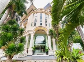 Belvilla Luxury Hotel Near SECC Formerly Sunshine Garden Hotel