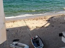 Beachfront Escape - Apt 5
