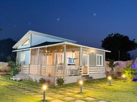 Parthos Chalet, resort i Ibrāhīmpatan