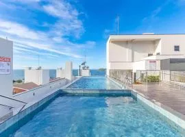 Elegância e Conforto em Suíte a 120 metros da praia de Bombinhas