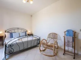 Casa Polina - indipendente con giardino a 15 minuti dal mare