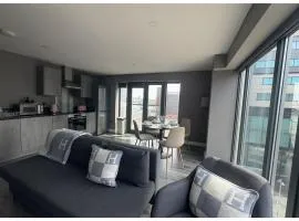 Monarchs Quay Arena Apartments by Happy Days