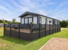 Hazelnut Lodge