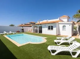 Home2Book Luxury Villa Escape, Private Pool & BBQ