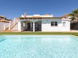 Home2Book Luxury Villa Escape, Private Pool & BBQ